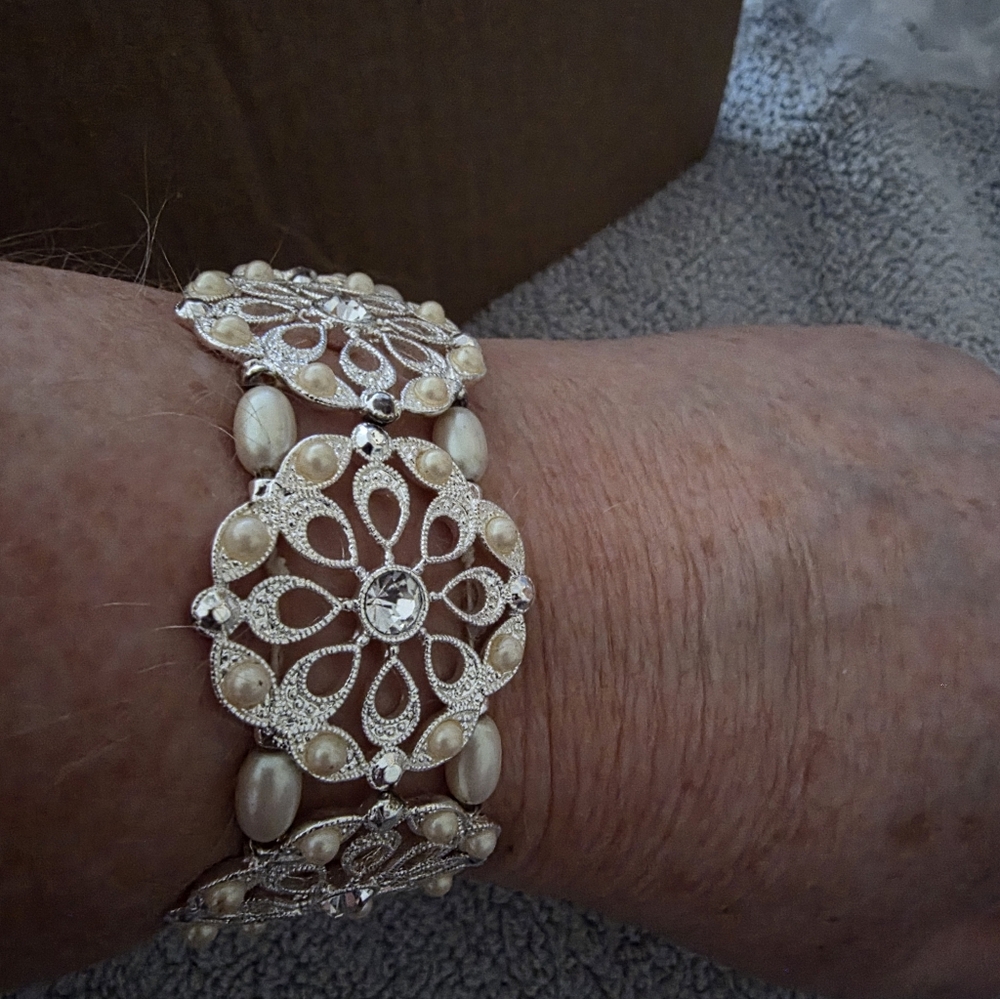 Elegant Silver and Cream Bracelet